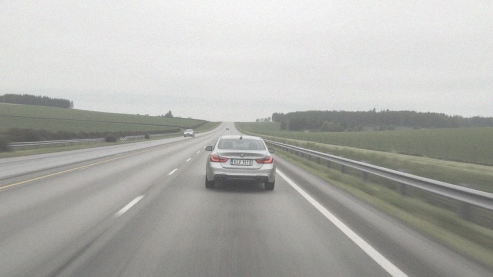 W jaki sposób utrzymywanie stałej prędkości wpływa na spalanie?