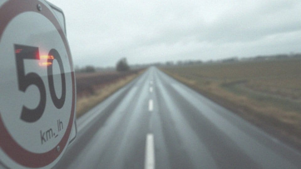 ile można przekroczyć prędkość? Tolerancje i przepisy drogowe w Polsce